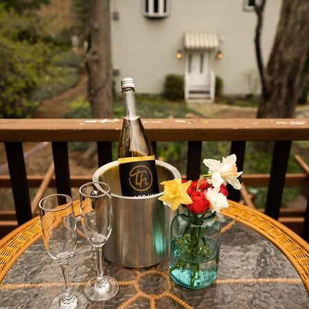Union Pier Garden Grove Inn Bed And Breakfast מראה חיצוני תמונה