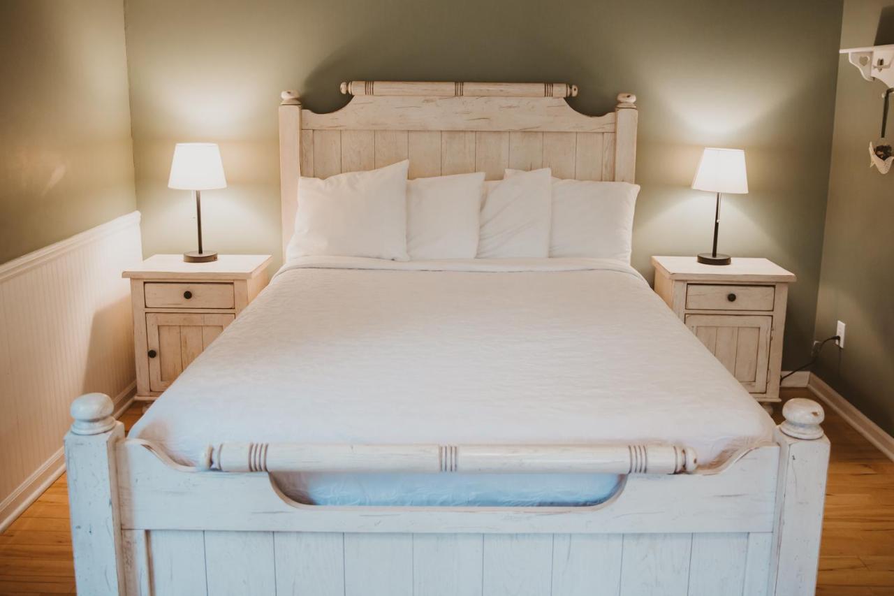 Union Pier Garden Grove Inn Bed And Breakfast מראה חיצוני תמונה