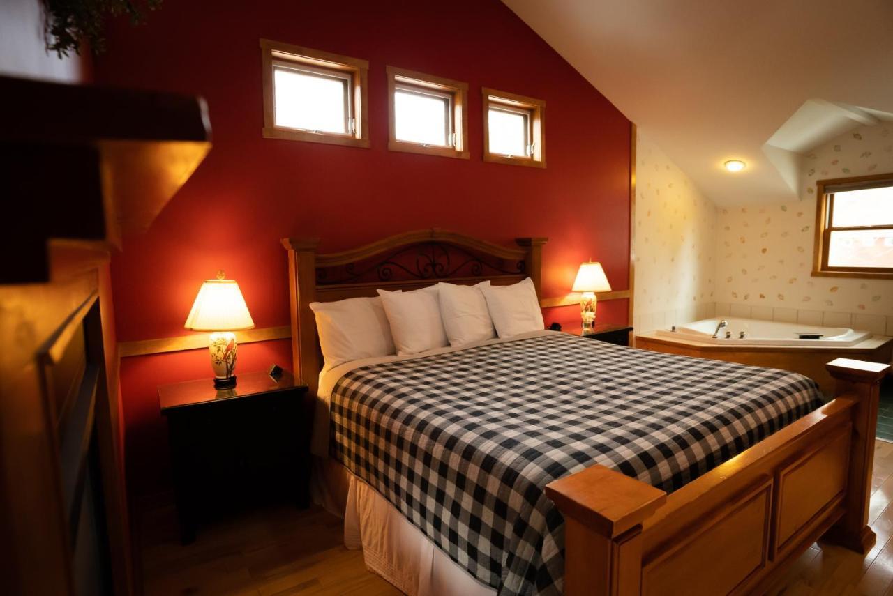 Union Pier Garden Grove Inn Bed And Breakfast מראה חיצוני תמונה