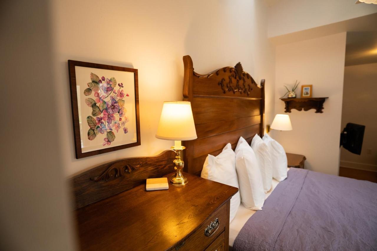 Union Pier Garden Grove Inn Bed And Breakfast מראה חיצוני תמונה