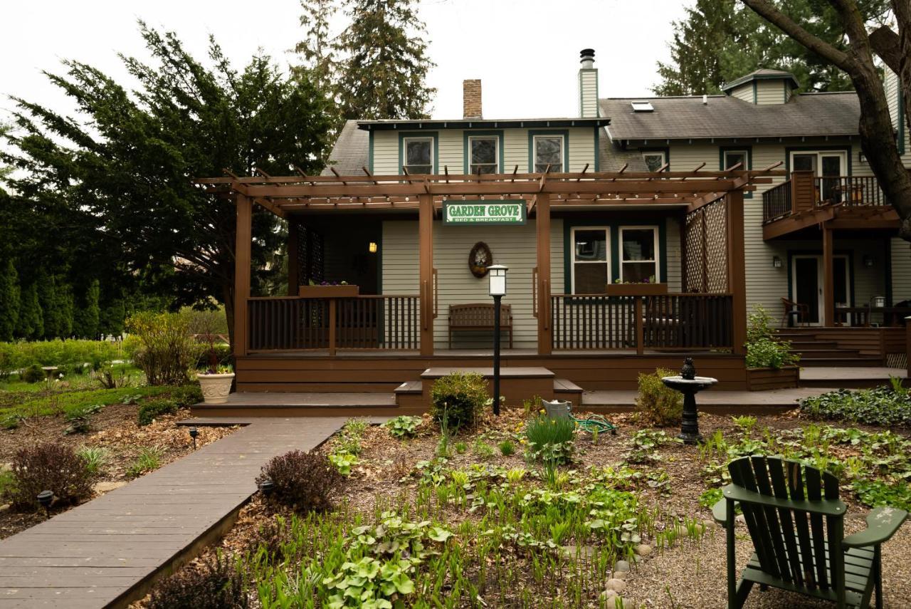 Union Pier Garden Grove Inn Bed And Breakfast מראה חיצוני תמונה