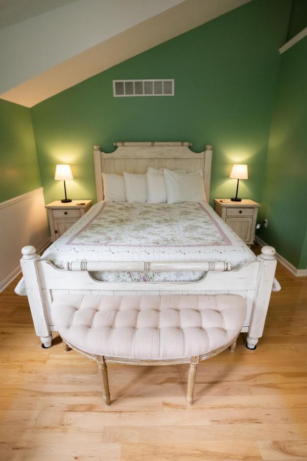Union Pier Garden Grove Inn Bed And Breakfast מראה חיצוני תמונה