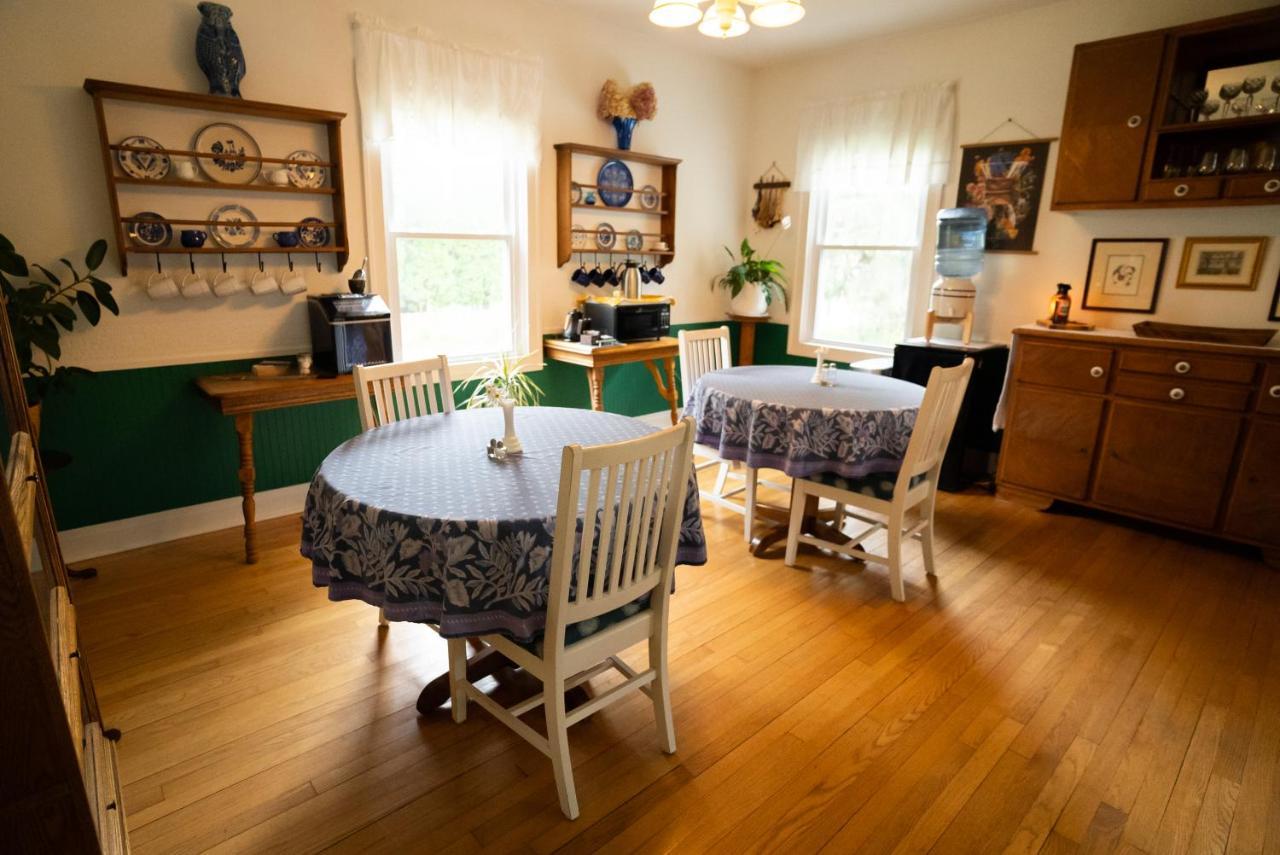 Union Pier Garden Grove Inn Bed And Breakfast מראה חיצוני תמונה
